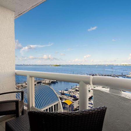 Doubletree By Hilton Grand Hotel Biscayne Bay Miami Esterno foto