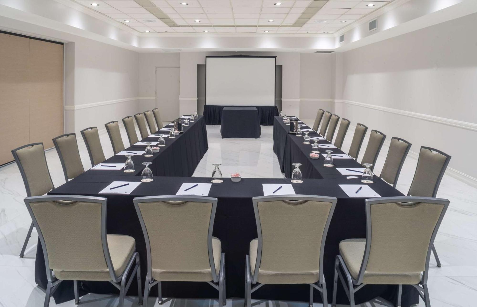 Doubletree By Hilton Grand Hotel Biscayne Bay Miami Esterno foto