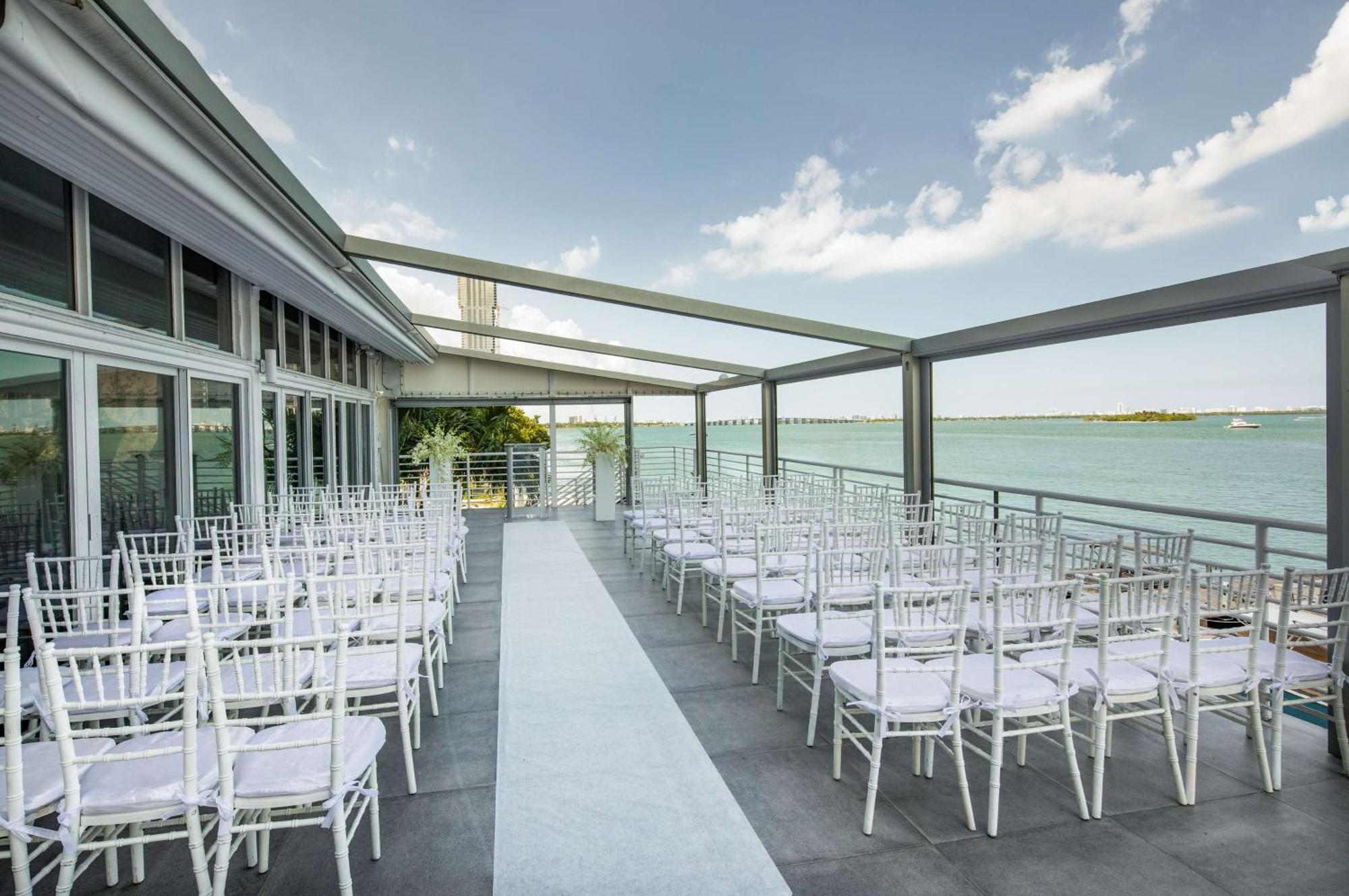 Doubletree By Hilton Grand Hotel Biscayne Bay Miami Esterno foto