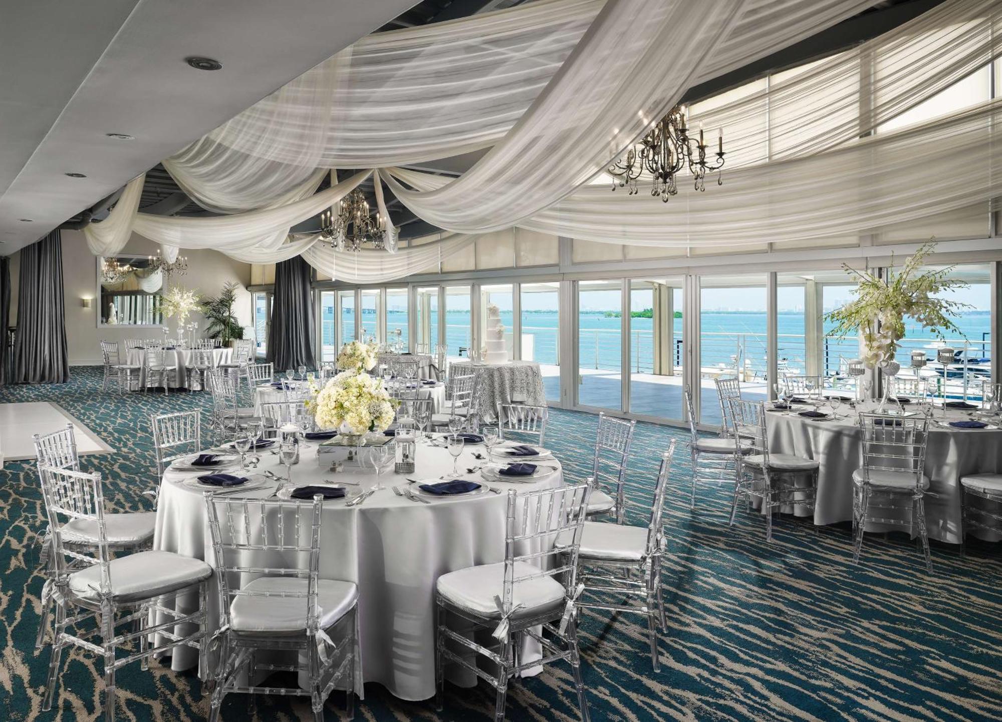 Doubletree By Hilton Grand Hotel Biscayne Bay Miami Esterno foto