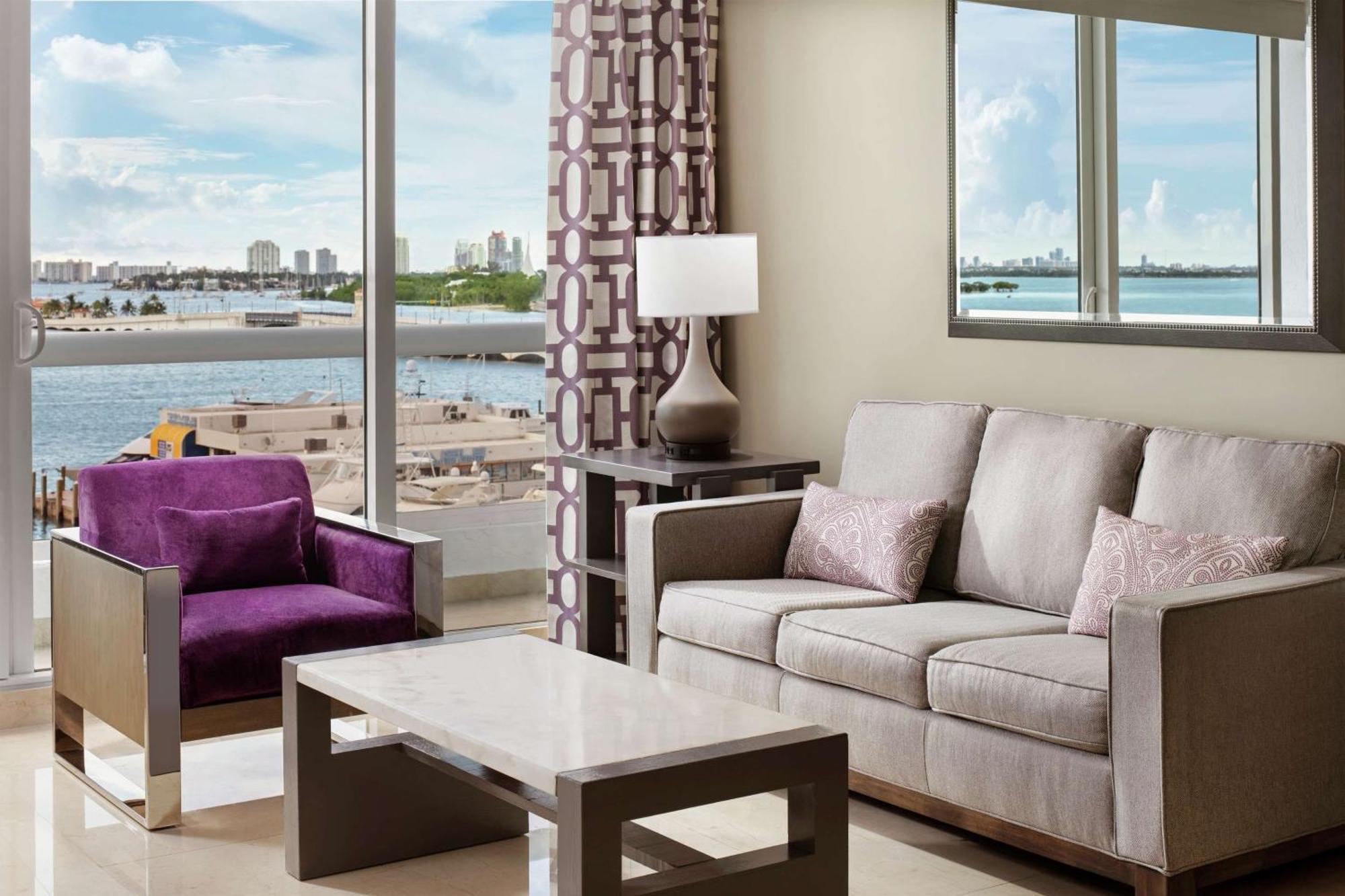 Doubletree By Hilton Grand Hotel Biscayne Bay Miami Esterno foto