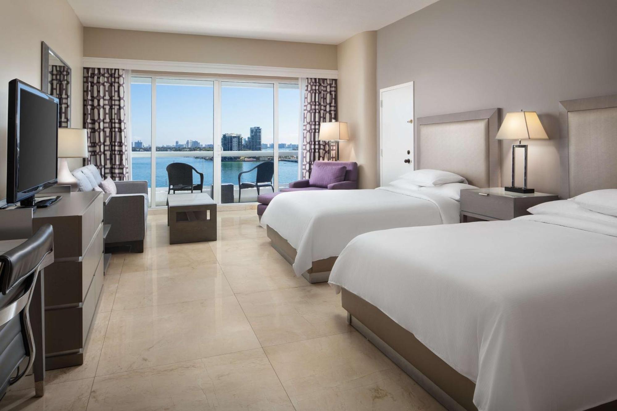 Doubletree By Hilton Grand Hotel Biscayne Bay Miami Esterno foto