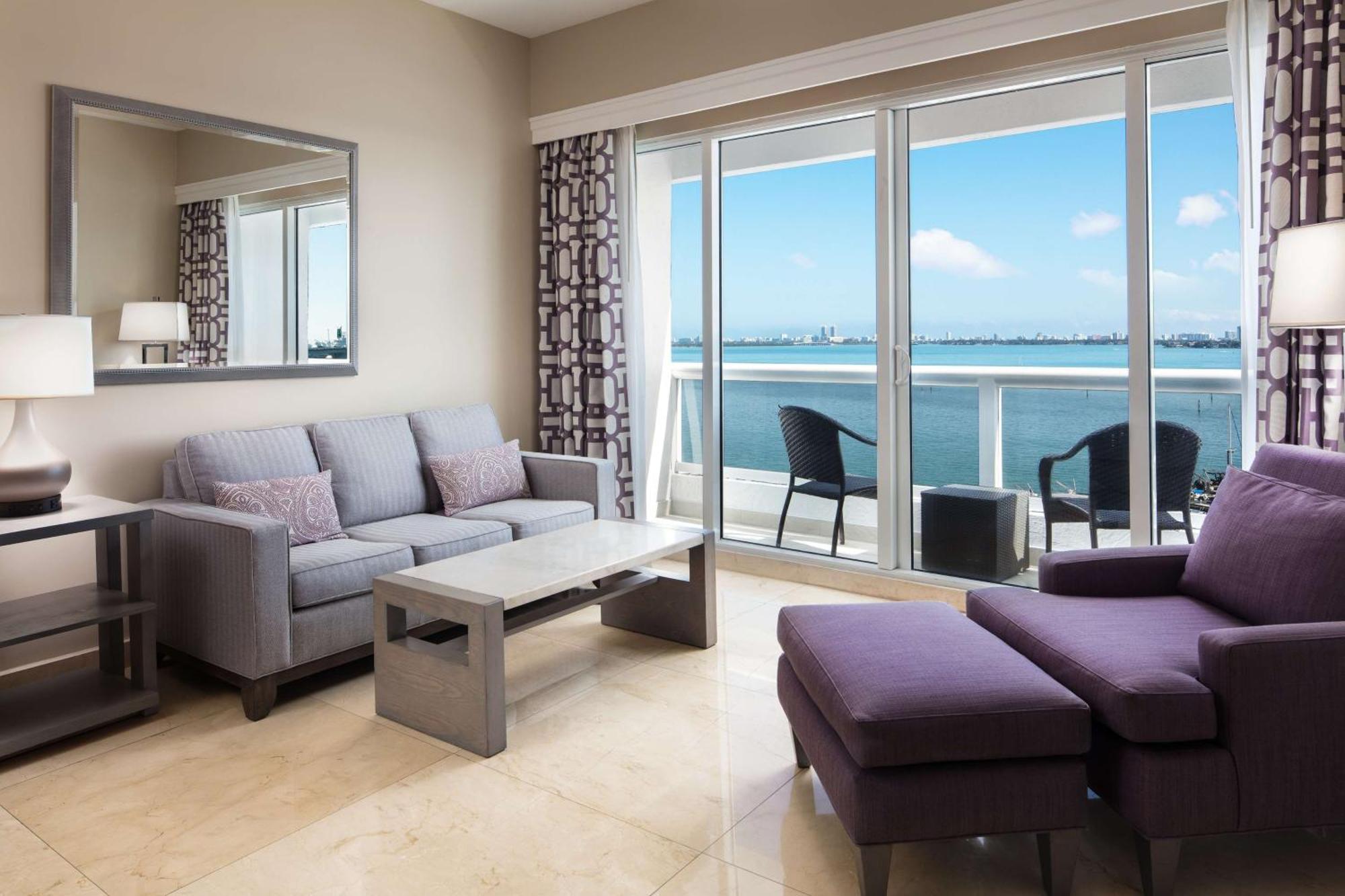 Doubletree By Hilton Grand Hotel Biscayne Bay Miami Esterno foto
