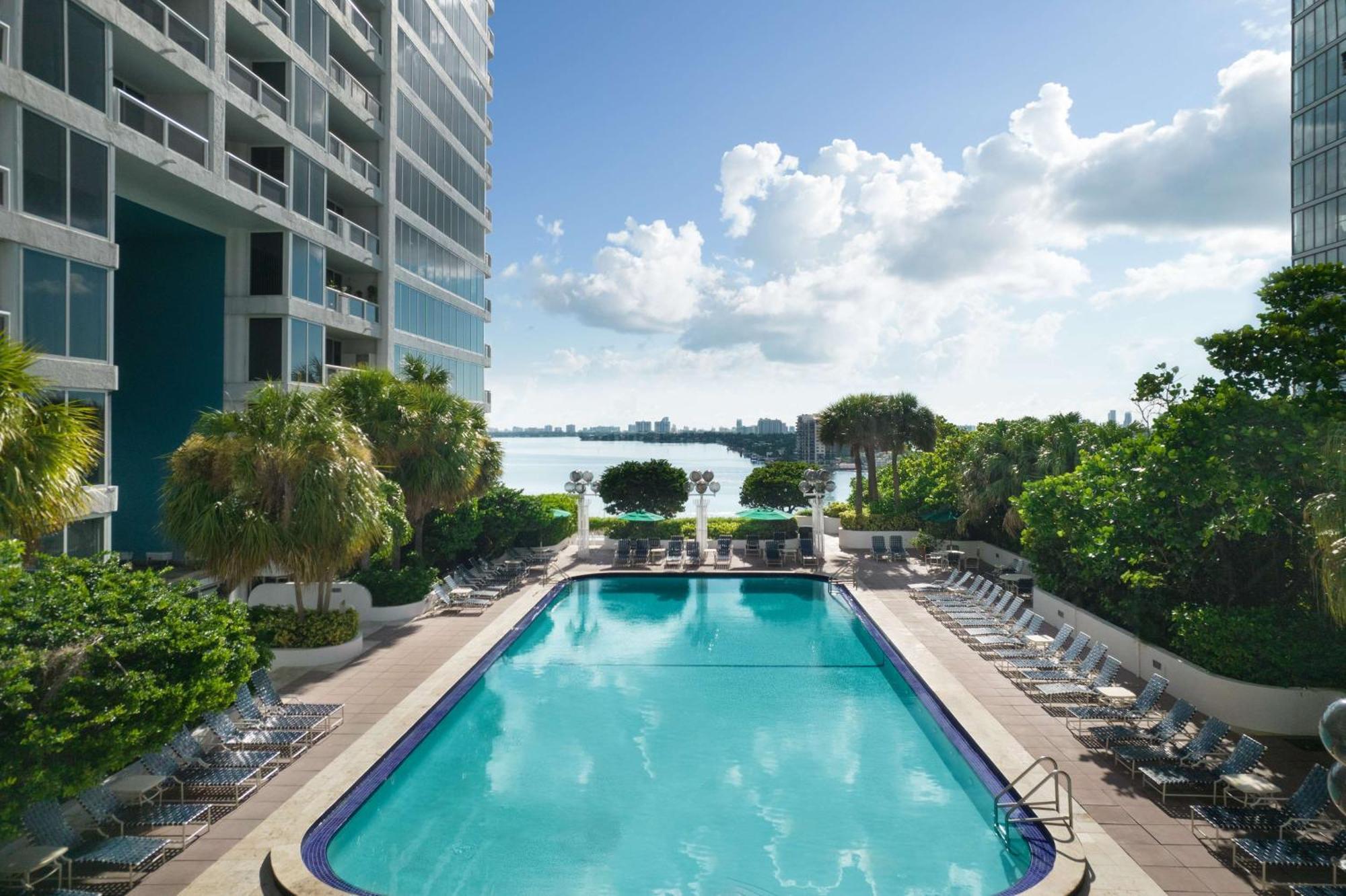 Doubletree By Hilton Grand Hotel Biscayne Bay Miami Esterno foto