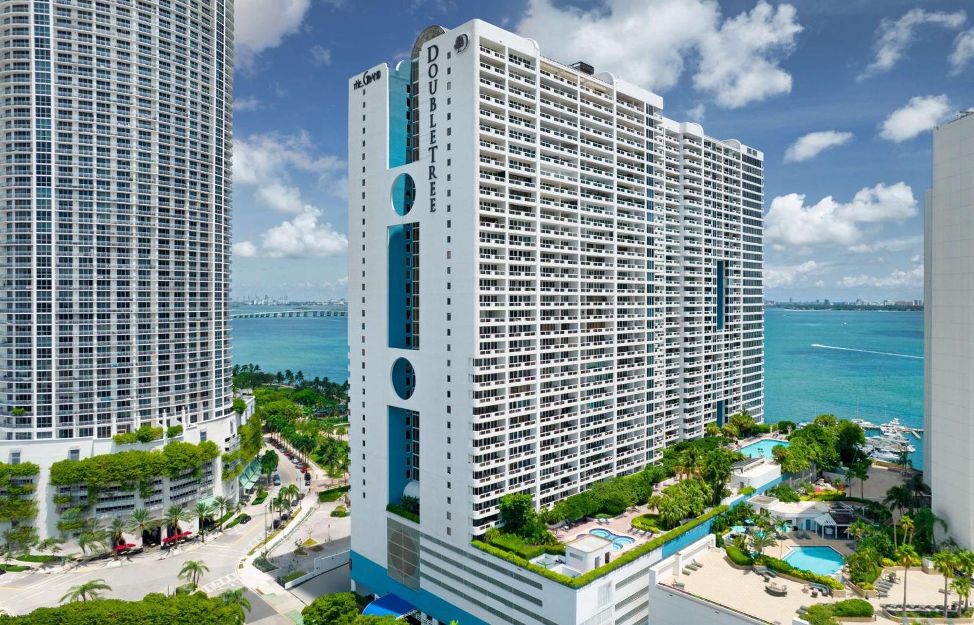 Doubletree By Hilton Grand Hotel Biscayne Bay Miami Esterno foto